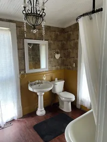 Irishette - Bathroom