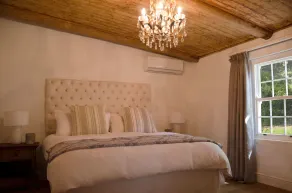 La Paris Estate - Room