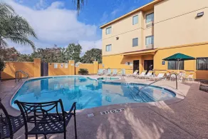 La Quinta Inn & Suites by Wyndham Pasadena - Pool