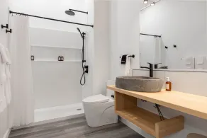 Cliffs Edge Retreat - Bathroom