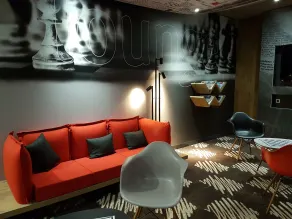 ibis Saint-Die - Sitzecke in der Lobby