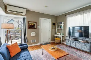 8 Mi to Lumen Field! Walkable Home w/ Fenced Yard - Innvendig