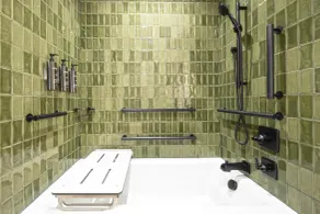 The Key Hotel Dubuque, Tapestry Collection by Hilton - Bathroom