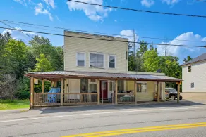 Hike & Ski the Adirondacks: Olmstedville Condo - Interiör