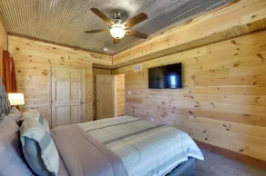 Spacious Franklin County Retreat on 80 Acres! - Interior