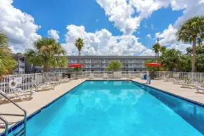 Developer Inn Highway, A Howard Johnson by Wyndham - Piscine