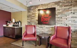 Red Roof Inn Charleston - Kanawha City, WV - Salottino della hall