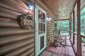 Yellow Mountain Blairsville Cabin w/ Scenic Deck - Innvendig