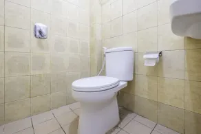 Super OYO 1568 Stasiun Ka Cirebon Guest House - Badeværelse