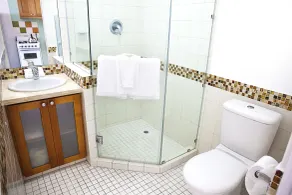 Adulo Apartments - Bathroom