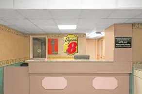 Super 8 by Wyndham Wapakoneta - Lobby