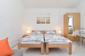 Apartment 535 - Room