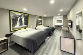 Super 8 by Wyndham Visalia - Chambre