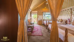 The Royal Heritage Tent Resort, Kevadia - Rum