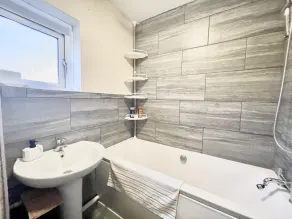 The HK House - Family Friendly Near To Blenheim Palace & Oxford City Centre - Bathroom