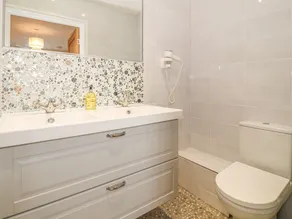 Holly Cottage - Badezimmer