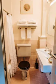 Heritage House Bed & Breakfast - Boutique Adults-Only Inn - Badrum