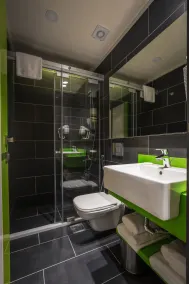 Studio 44 - Bathroom