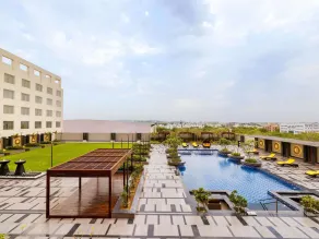 Novotel Jaipur Convention Centre - Pool