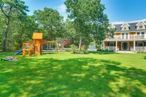 Summer Beach Pass: Wooded Martha's Vineyard Escape - Interiør