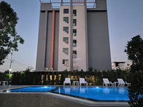 Premier Luxe Hotel โรงแรมพรีเมียร์ลักซ์ - Pool