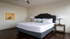22nd FL Bold CozySuites w/pool, gym, roof - Quarto