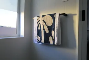 Barrys Beach Road Hotel - Bathroom