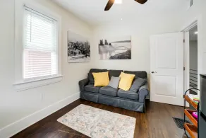 Walk to Walnut St: Pet-Friendly Pittsburgh Home! - Interiör