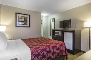 Econo Lodge Inn & Suites - Chambre