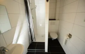 Hotel Linde Stuttgart - Bathroom