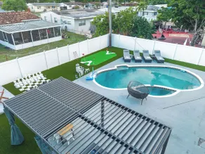 Private Pool, Giant Chess, Golf, Games by Ventur - Pool