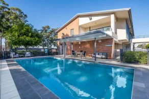 Hawkesbury Race Club Motel - Pool