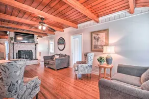 Murrells Inlet Upstairs Unit: 1 Block to Beach! - Intérieur