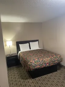 Economy Inn & Suites - Chambre