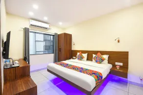 Fabhotel Celebrity Inn - Habitación