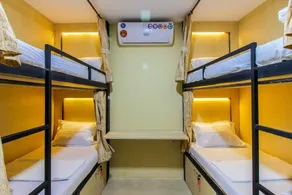 Seven Hills Dormitory - Hostel - Living area