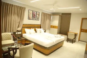Sri Rama Grand - Chambre
