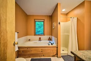 Spacious Dover Home w/ Sauna < 5 Miles to Ski! - Interiør