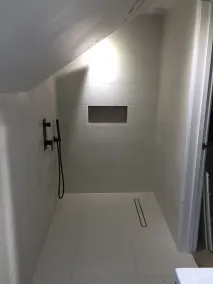 Habitación doble privada con baño privado con ducha nueva - Ducha del cuarto de baño