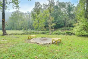 Hudsons Hideaway Cabin on Creek in Beattyville! - Innenbereich