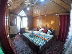 Lake Palace Group Of House Boats - Chambre