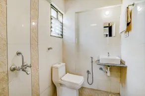 Fabhotel Paradise Inn - Baño