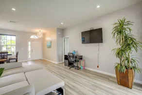 Sunny Fort Myers Home w/ Heated Pool! - Interiør