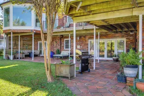 Furnished Patio & Dock: Lakefront Apt in Chapin - Innenbereich