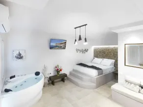 Secret Gem Suites - Rom