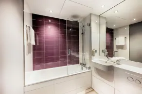Premier Inn Dresden City Prager Straße - Bathroom