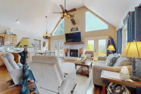 3BR Home w/ Mountain/lake Views & Hot Tub - Innvendig