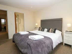 4 Teal House - Rom
