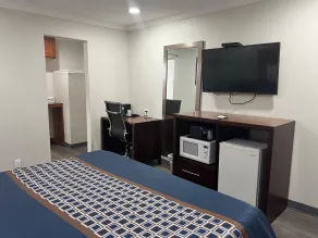 Golden Eagle Motel - Camera