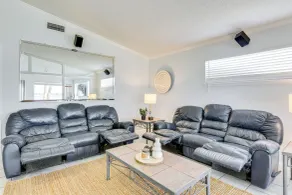 Hot Tub & Boat Dock: Getaway on Deer Point Lake! - Interior